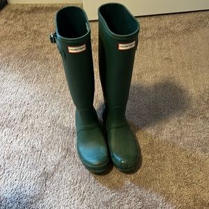 Hunter green size 8 rainboots